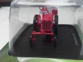 IH Farmall Cub 1956