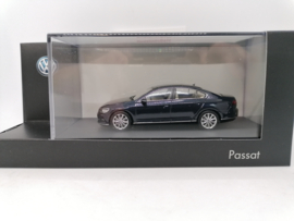 Volkswagen Passat B8 sedan nacht blauw