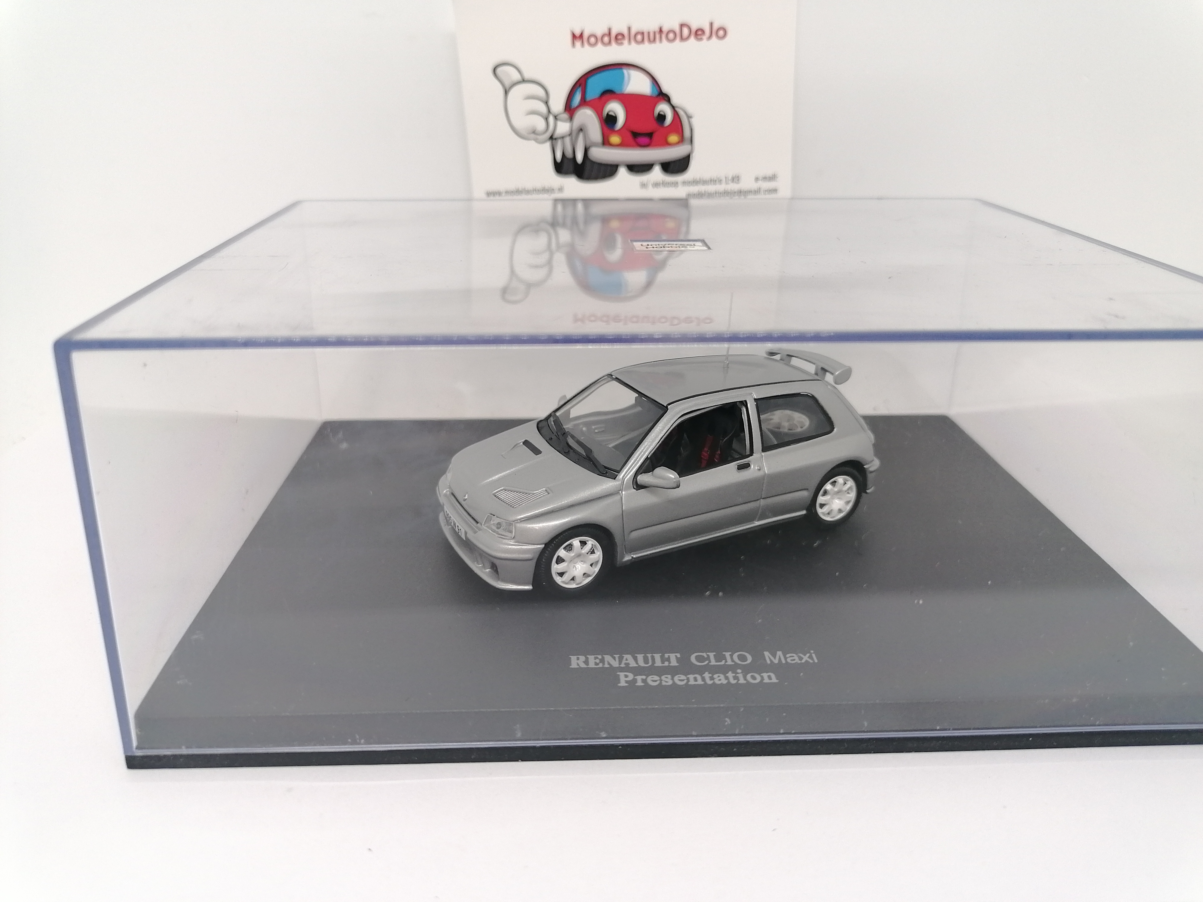 Renault Clio Maxi