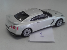 Nissan GT-R 2008 (1)