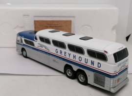GM 4501 Greyhound Scenicruiser Destination Montreal