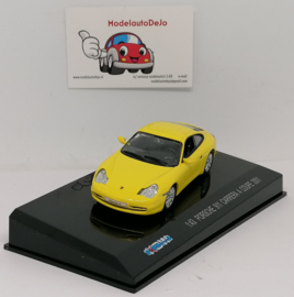 Porsche 911 Carrera 4 coupe 2001
