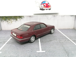 Mercedes Benz E320 W210