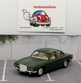 Jaguar XJ-12