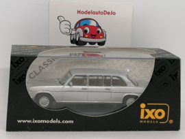 Mercedes Benz 240D limousine 1974