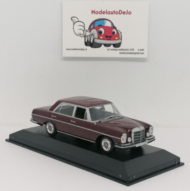 Mercedes Benz 300 SEL 6.3  W109