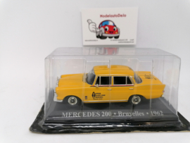 Mercedes Benz 200 taxi Brussel 1962