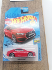 Audi RS5 coupe rood