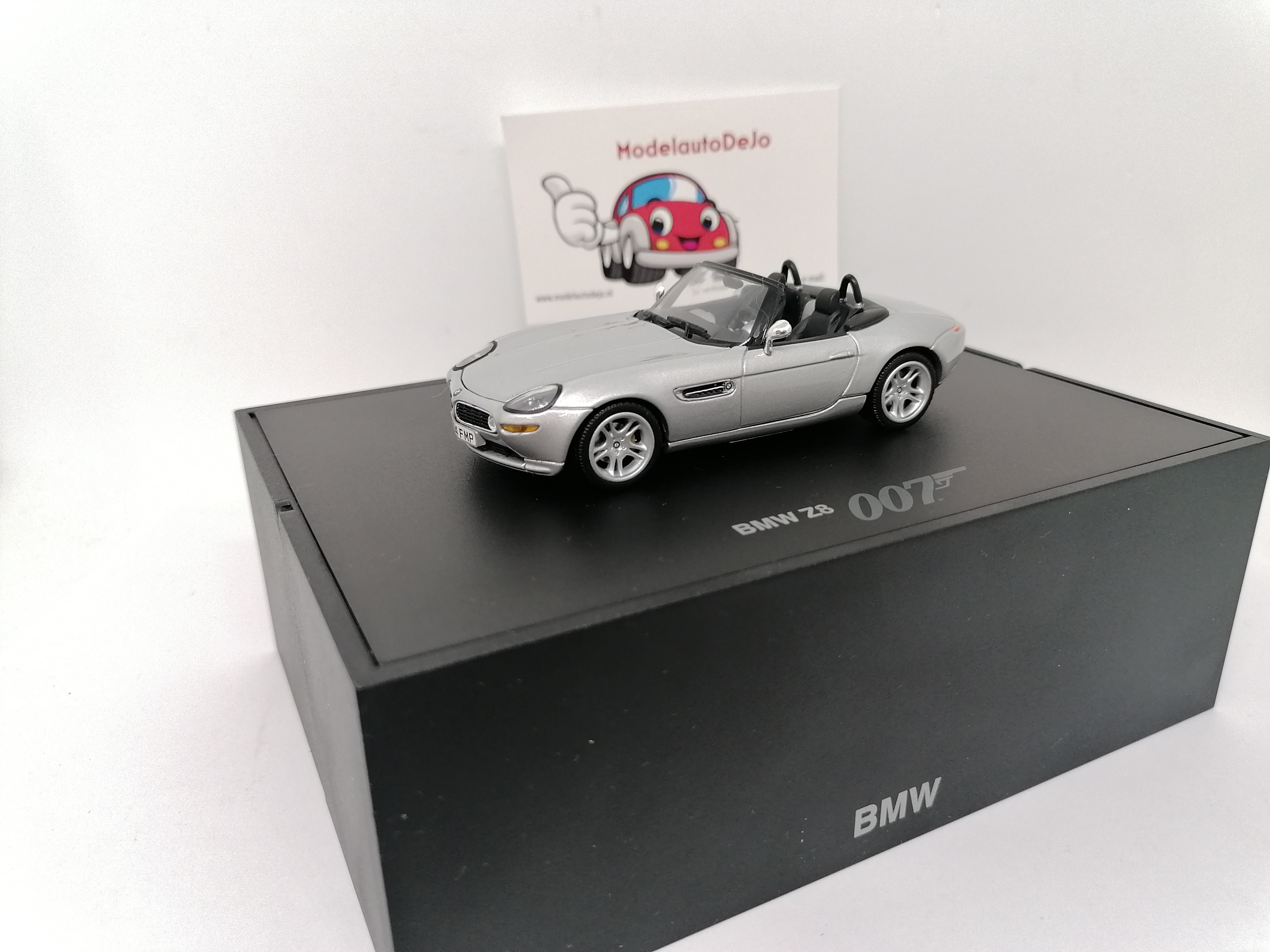 BMW Z8 "the World is not Enough" James Bond