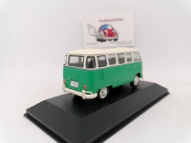 Volkswagen Kombi Luxus 1973 groen
