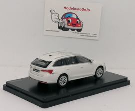 Skoda Octavia IV FL combi 2024 wit