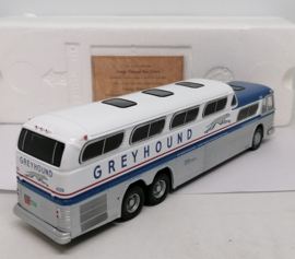 GM 4501 Greyhound Scenicruiser Destination Montreal