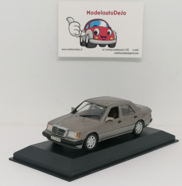 Mercedes Benz 400E V8