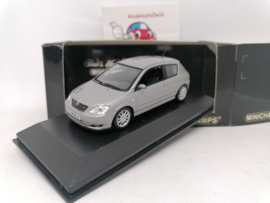 Toyota Corolla E12 2000
