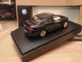 Volkswagen Passat B7 sedan blauw