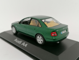 Audi A4 sedan B5 groen