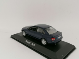 Audi A4 B5 sedan blauw