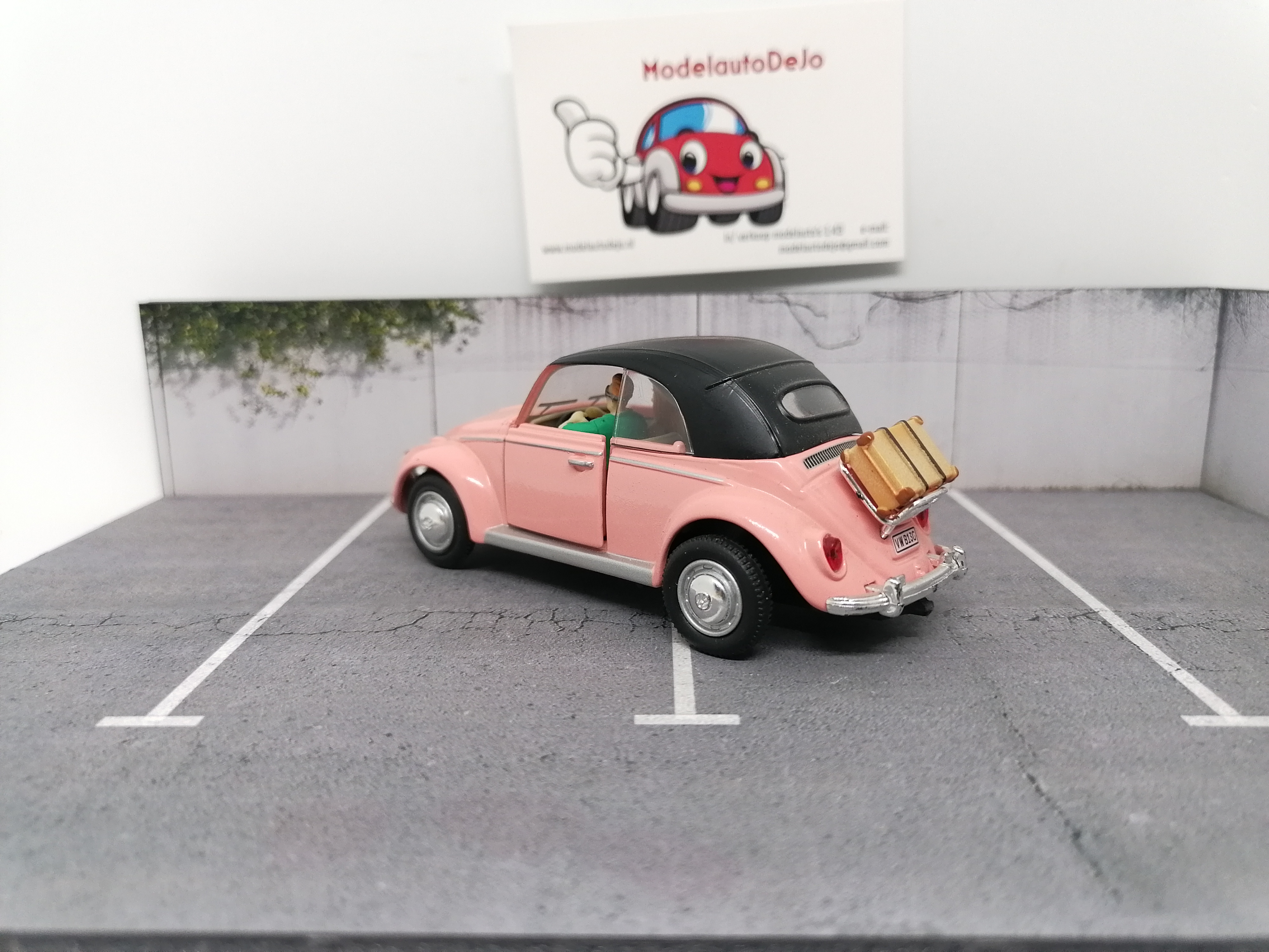 Volkswagen Kever cabriolet roze