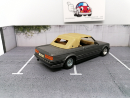 BMW 325i cabrio bruin