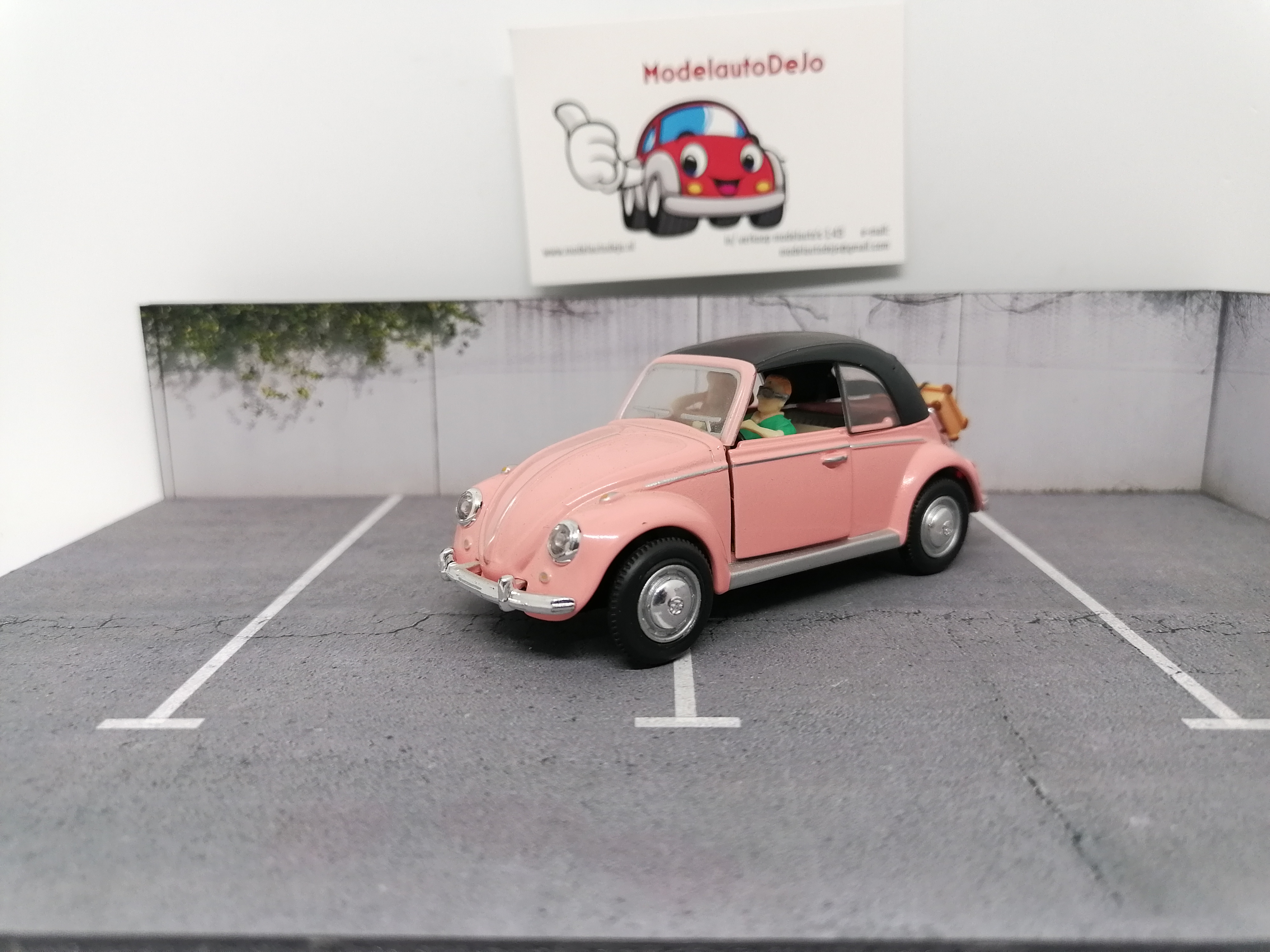 Volkswagen Kever cabriolet roze