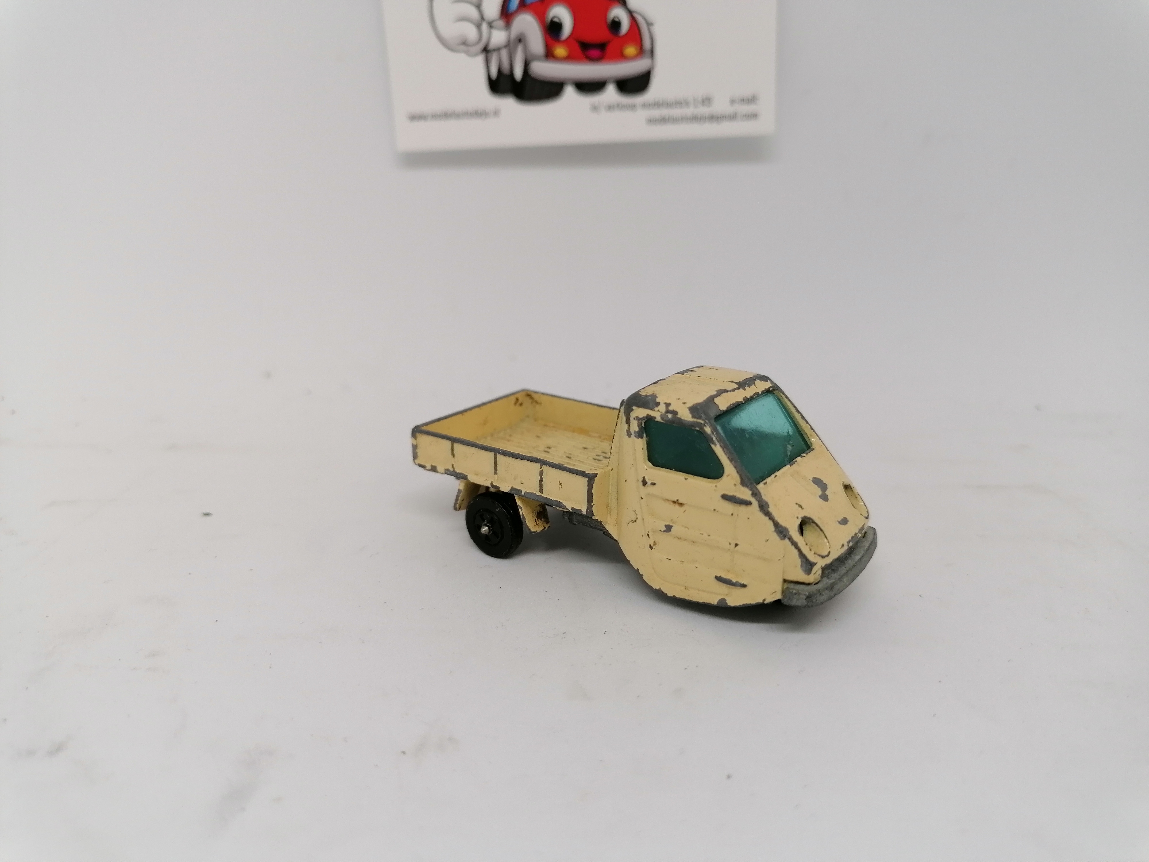 Reliant TW9 geel