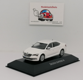 Skoda Superb III limousine