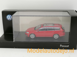 Volkswagen Passat B7 variant rood