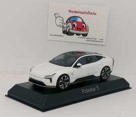 Polestar 5 2025 snow