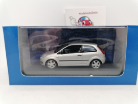 Ford Fiesta mk5 3 drs silver