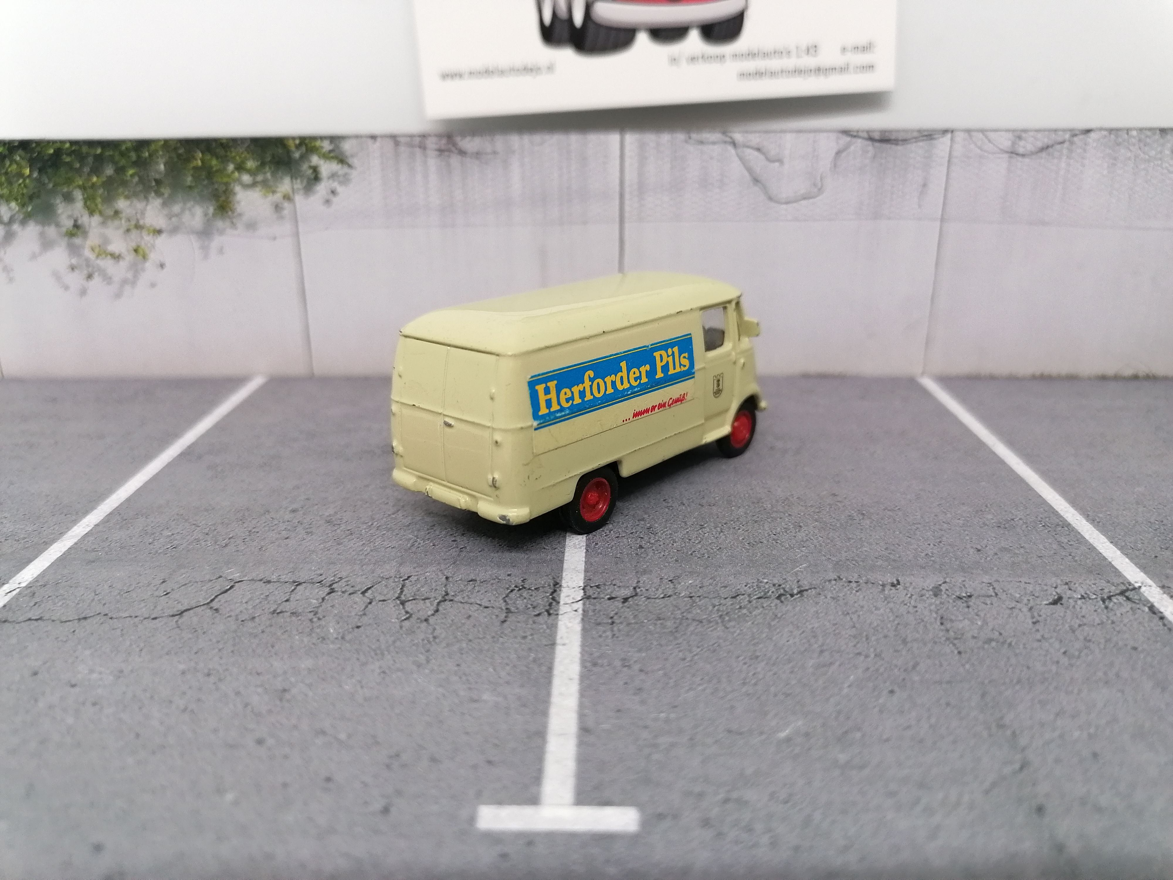 Mercedes Benz L319 "Lemforder pils"