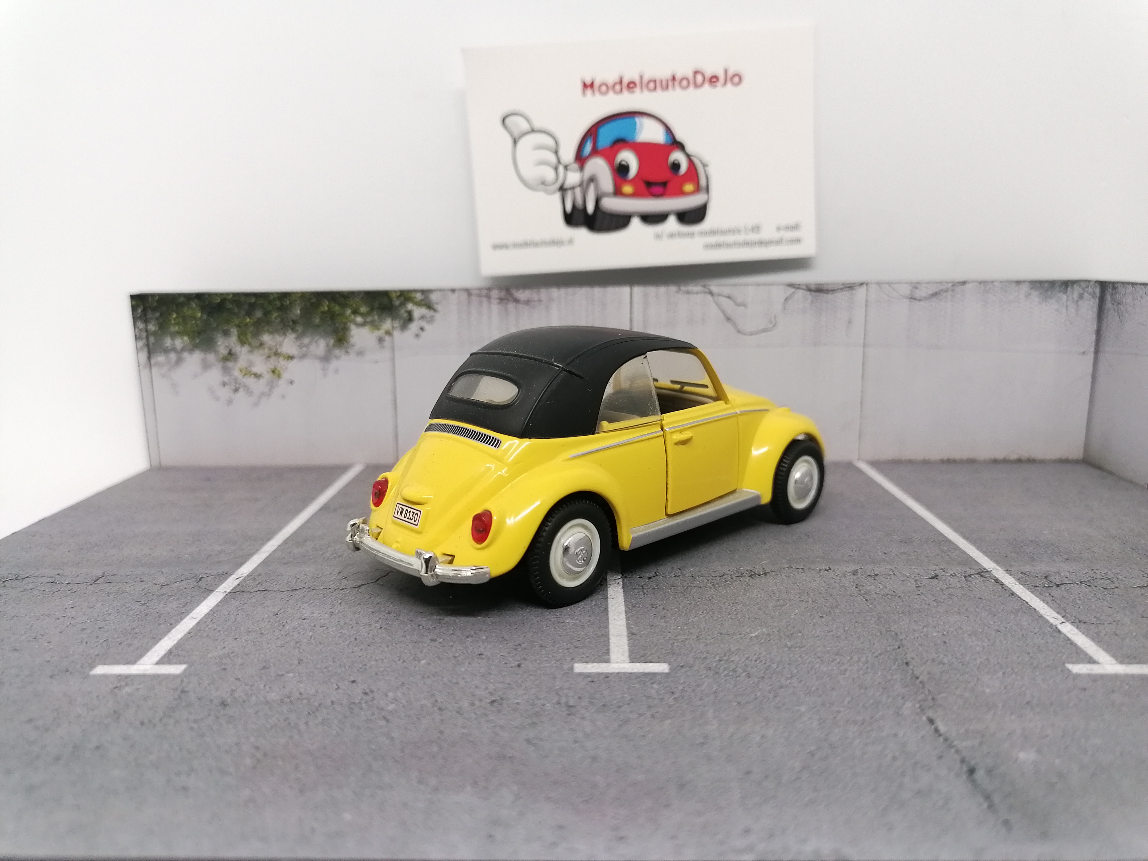 Volkswagen kever cabriolet geel
