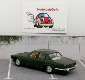 Jaguar XJ-12