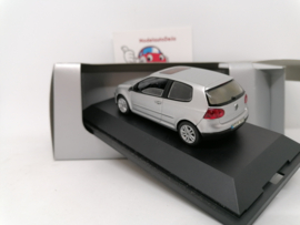 Volkswagen Golf 5 3 deurs grijs