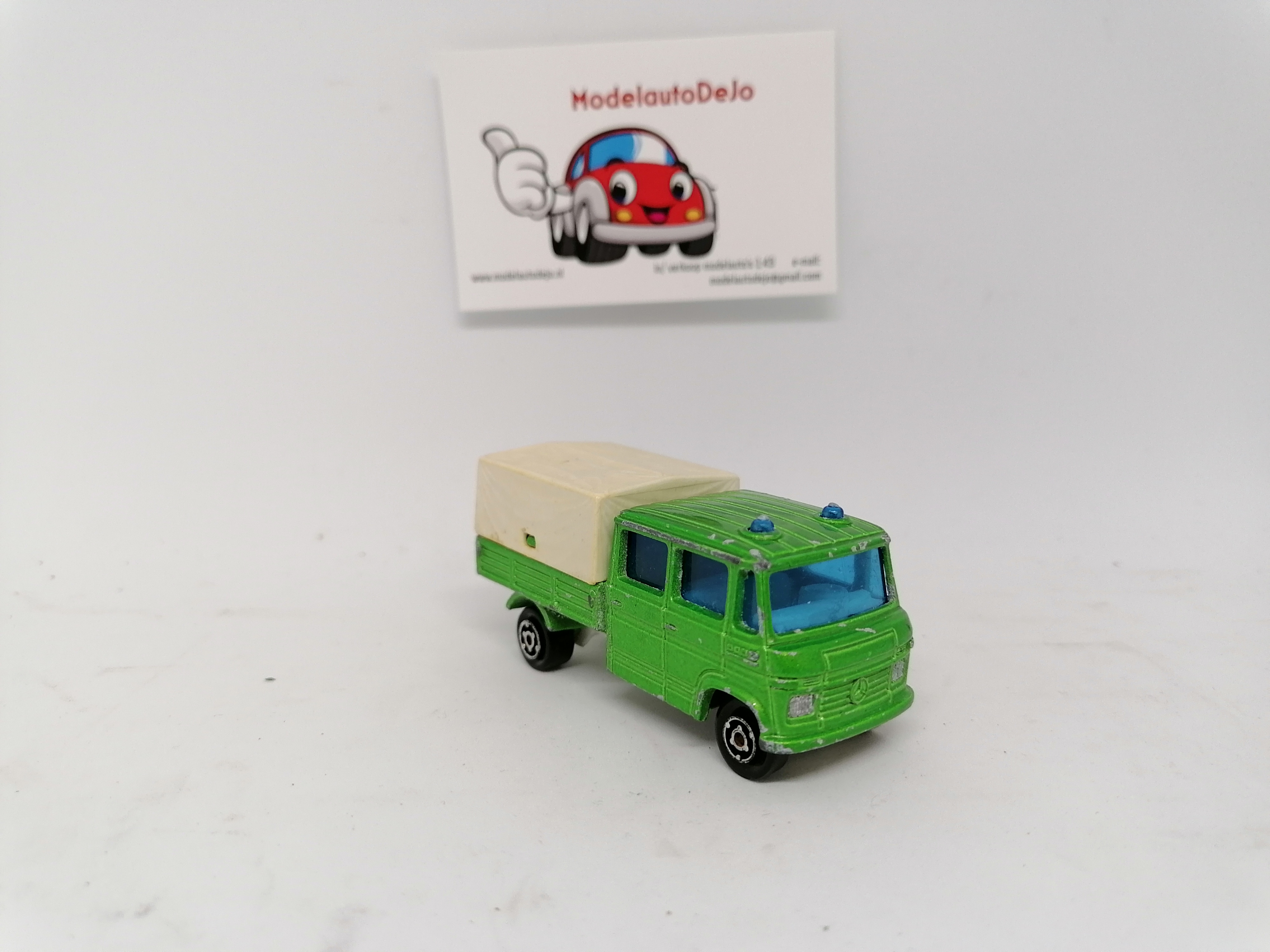 Mercedes Trax publics groen huif
