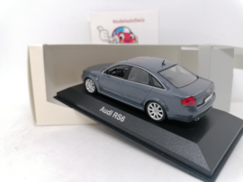 Audi RS6 limousine C5 grijs