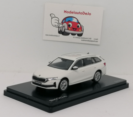 Skoda Octavia IV FL combi 2024 wit