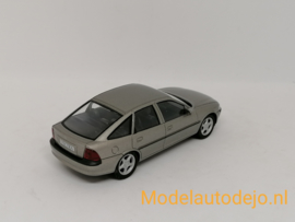 Opel Vectra B hatchback