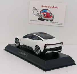 Polestar 5 2025 snow