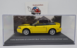 Ford Mustang GT convertible "spring feature edition" 2000