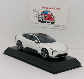 Polestar 5 2025 snow