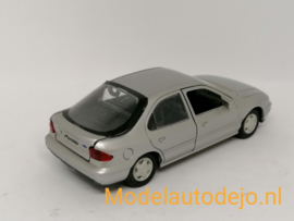 Ford Mondeo mk1 hatchback