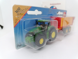 John Deere met silage wagen