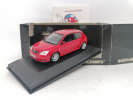 Toyota Corolla E12 2000 rood