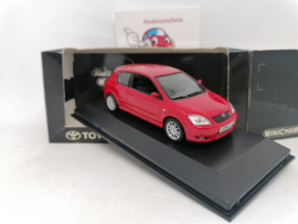 Toyota Corolla E12 2000 rood