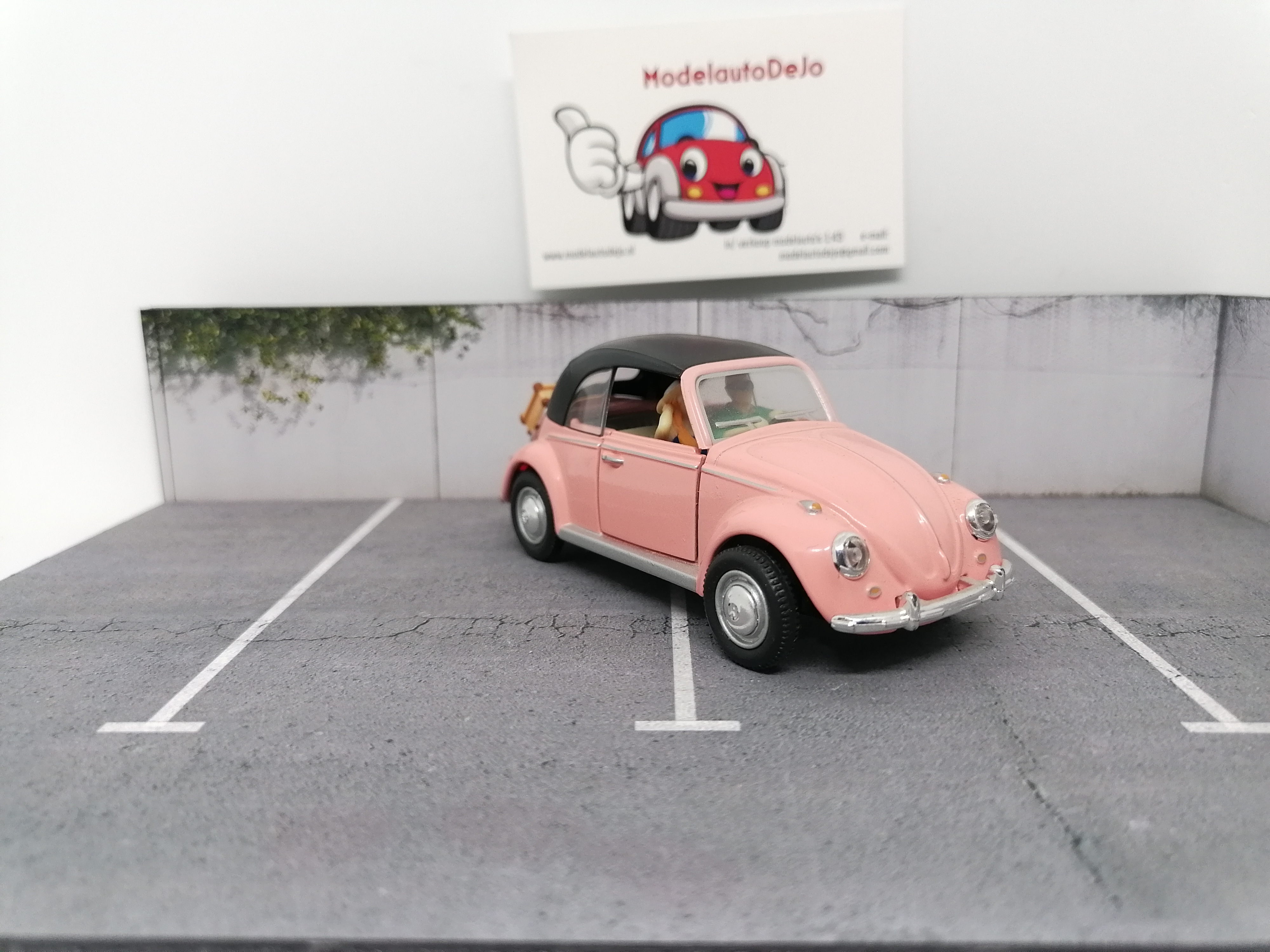 Volkswagen Kever cabriolet roze