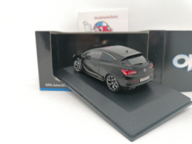 Opel Astra J GTC OPC