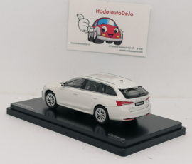 Skoda Octavia IV FL combi 2024 wit