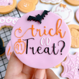 Halloween - Trick or treat ?