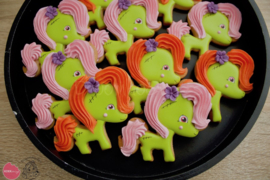 Zombi unicorn cookie cutter & stencil