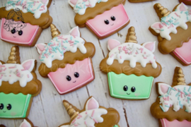 Unicorn cupcake cookie cutter